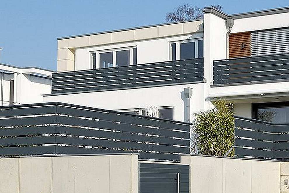 Balkongel�nder Kunststoff Holz-Optik mit Querlattung als Balkongel�nderbausatz